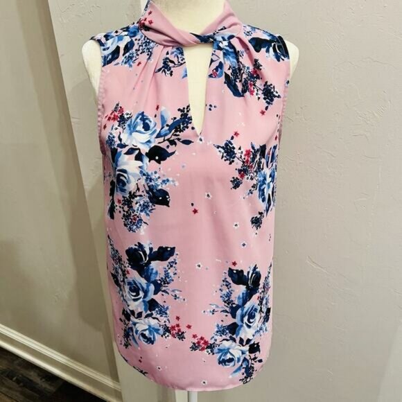 Elle Pink Floral Keyhole Front Top Blouse Size XS - Picture 1 of 4